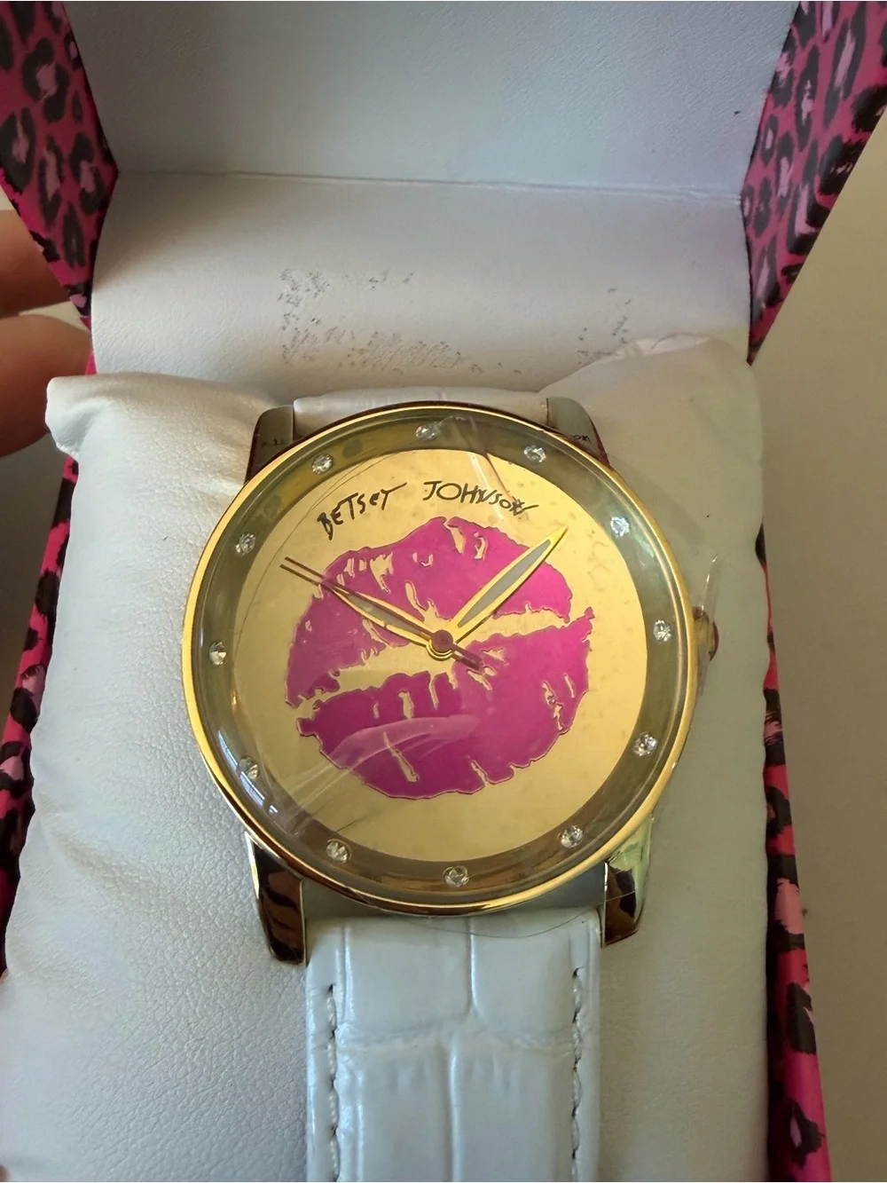 New BETSEY JOHNSON WHITE LEATHER+GOLD,PINK KISS LIPS,MIRROR DIAL WATCH